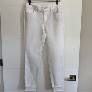 White House Black Market Skinny Jean